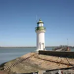 Joli à *
