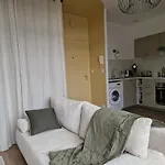 Joli à *